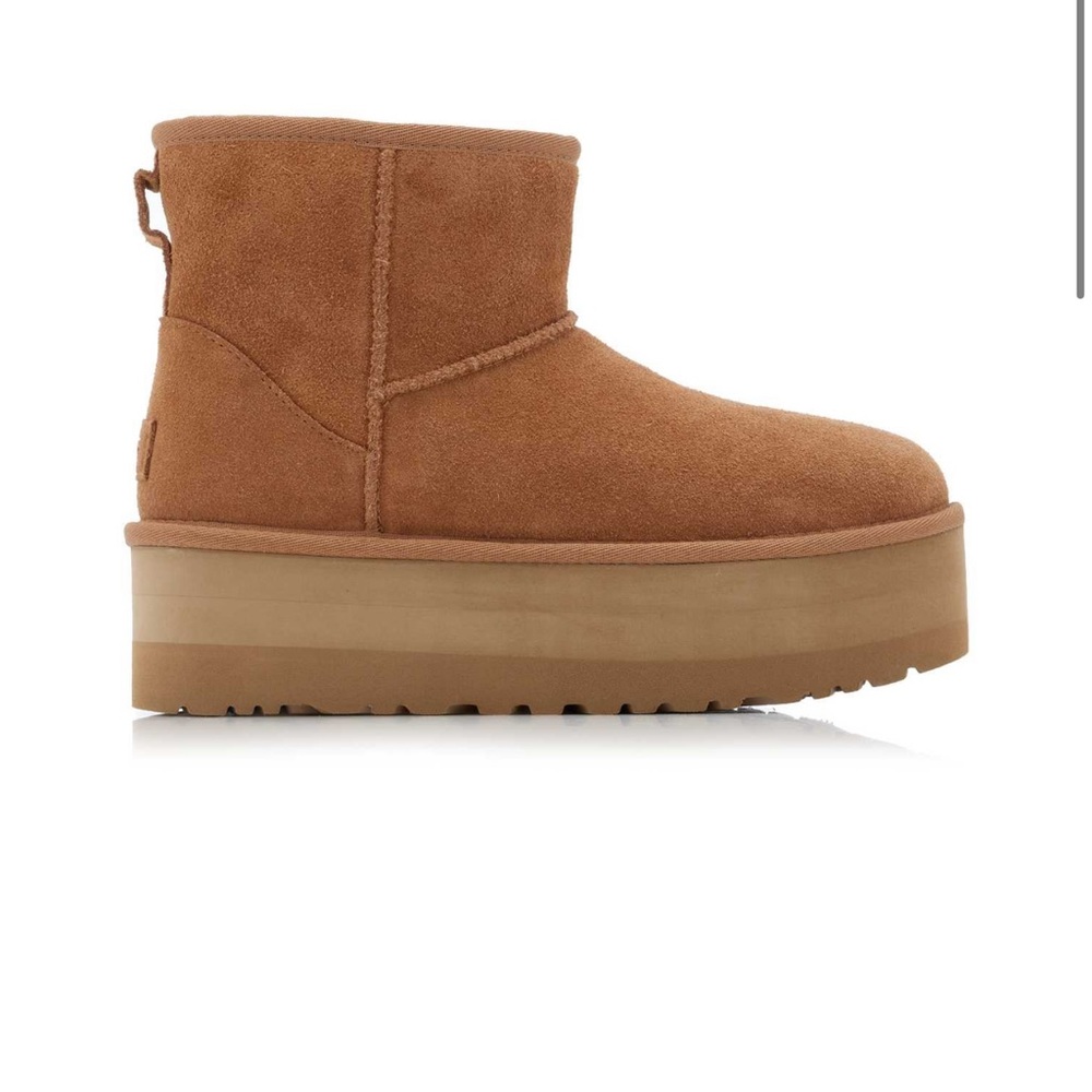 UGG Classic Mini Platform Sheepskin Boots in size 7